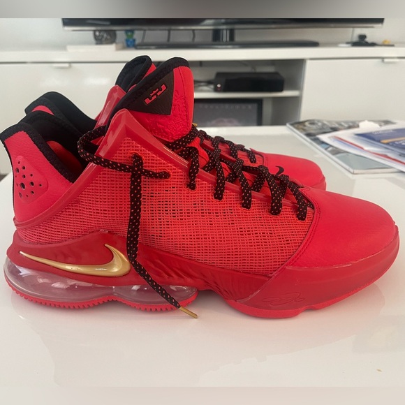 LeBron Sneakers Brand New without box size 13 - Picture 2 of 4